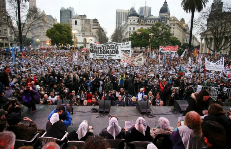 ARGENTINA: EL PAIS Y EL MUNDO SE PREGUNTAN DONDE ESTA SANTIAGO MALDONADO
